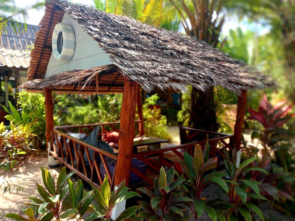 Sabai Sabai Beach Bungalows Koh Phayam Eksteriør bilde
