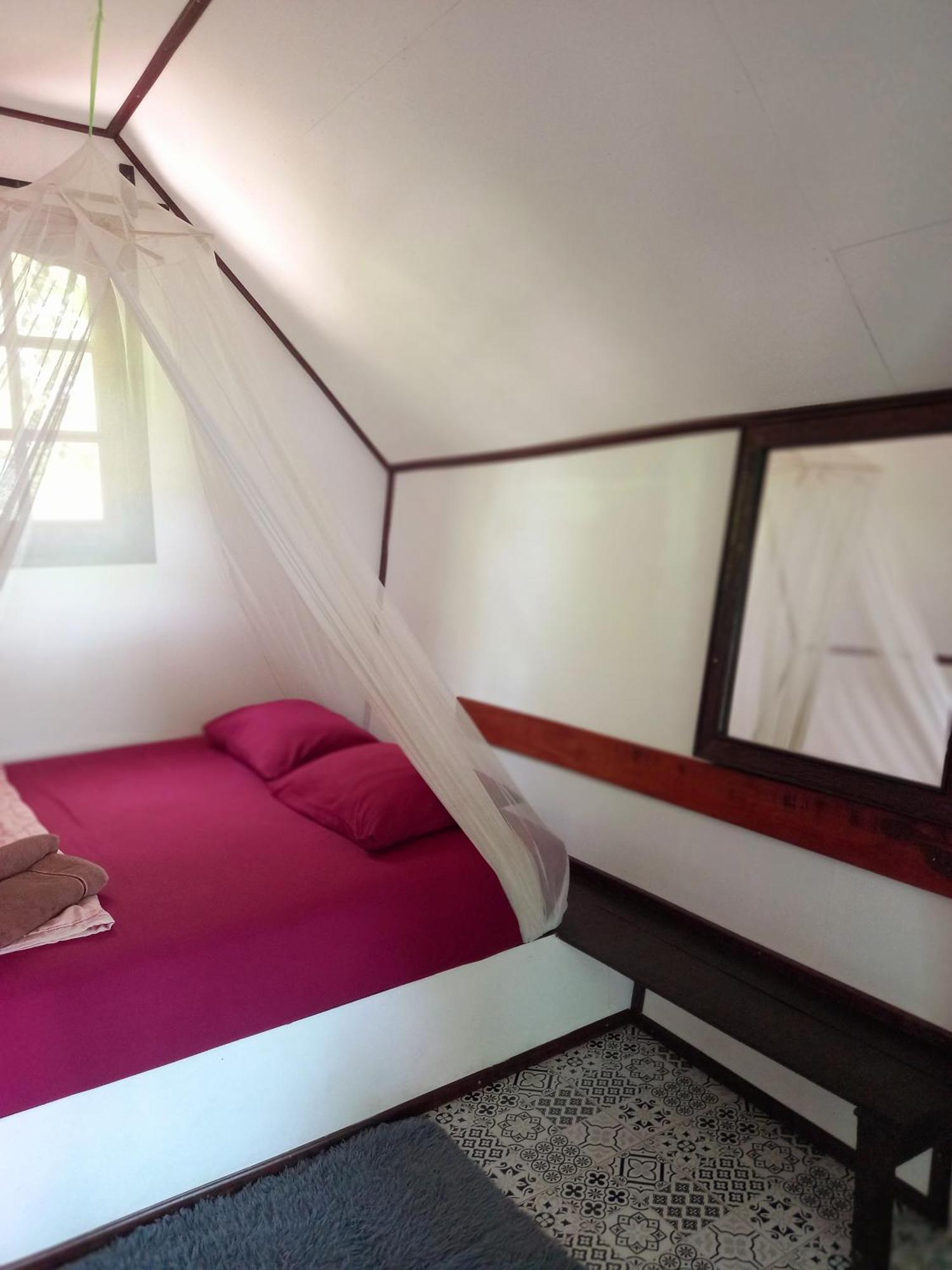 Sabai Sabai Beach Bungalows Koh Phayam Rom bilde