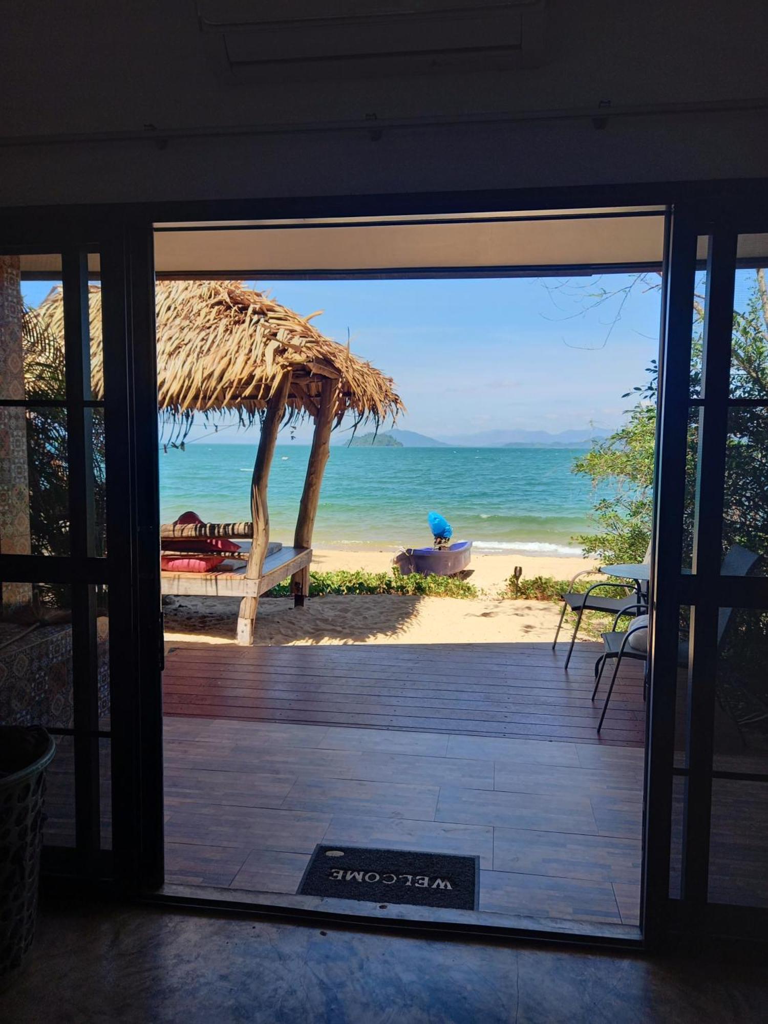 Sabai Sabai Beach Bungalows Koh Phayam Rom bilde